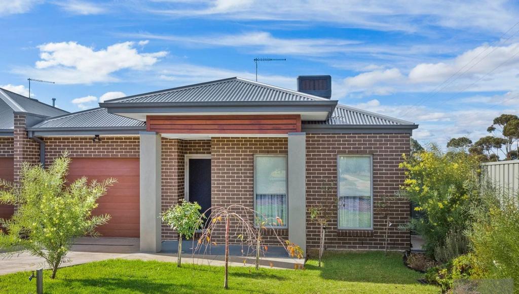 16 Moonglow Cres, Maddingley, VIC 3340