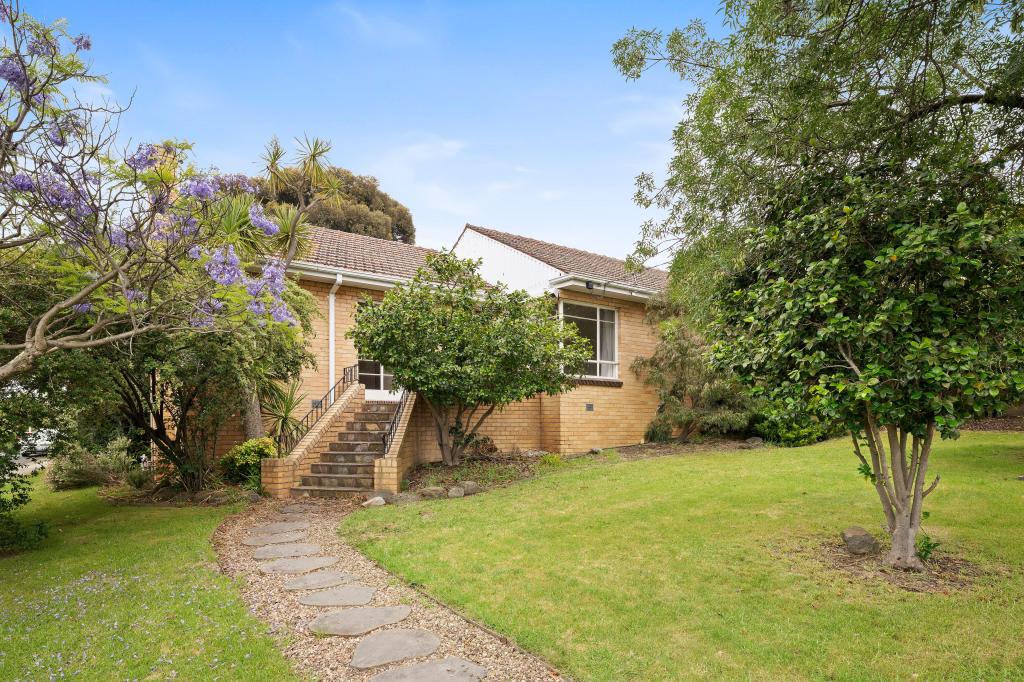 13 Moorwatha St, Macleod, VIC 3085
