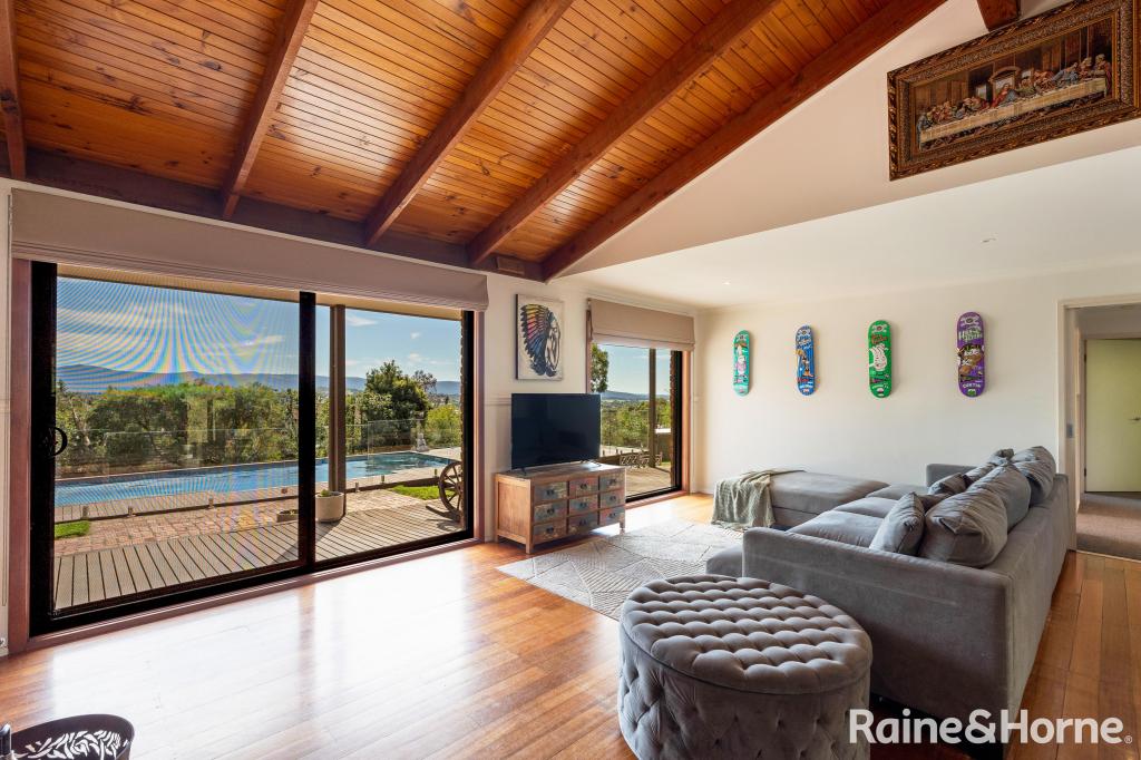 83 Mount Gisborne Rd, Gisborne, VIC 3437