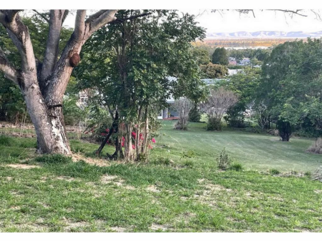 357 HINDS ST, KOONGAL, QLD 4701