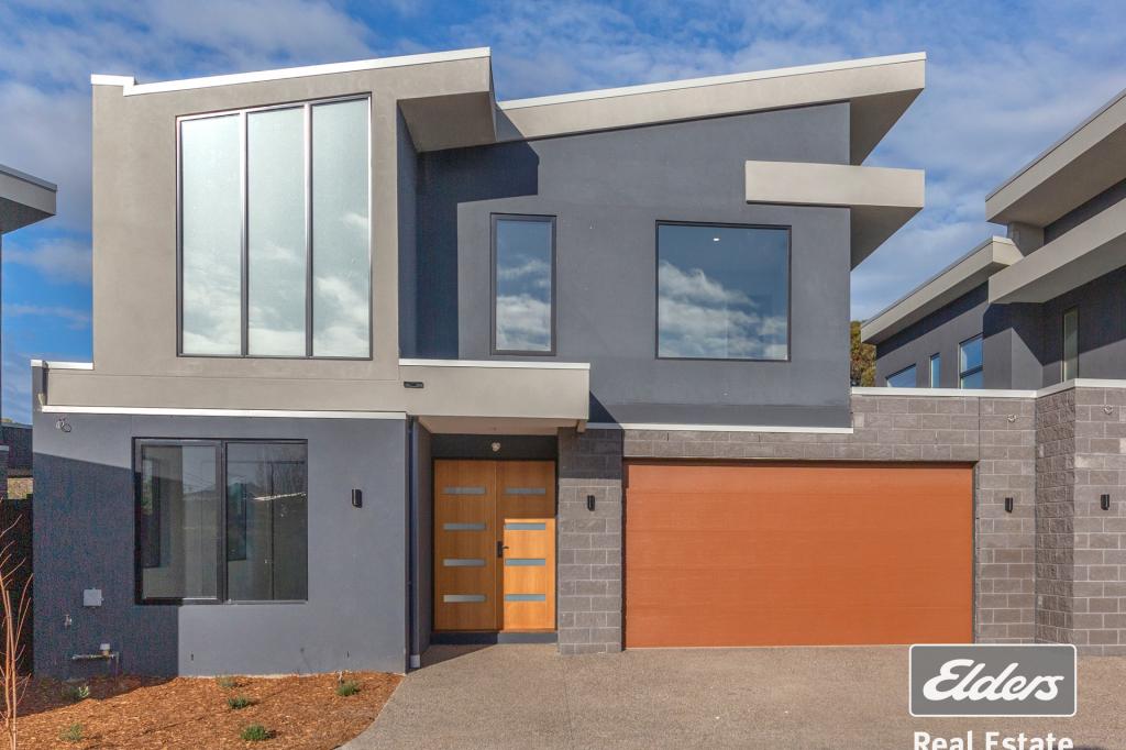 2/36 SOCRATES WAY, ROCKBANK, VIC 3335