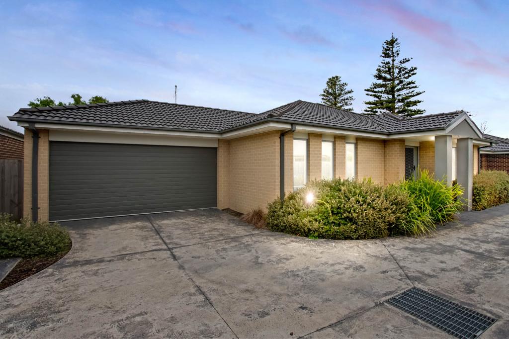 2/26a Austin Rd, Somerville, VIC 3912