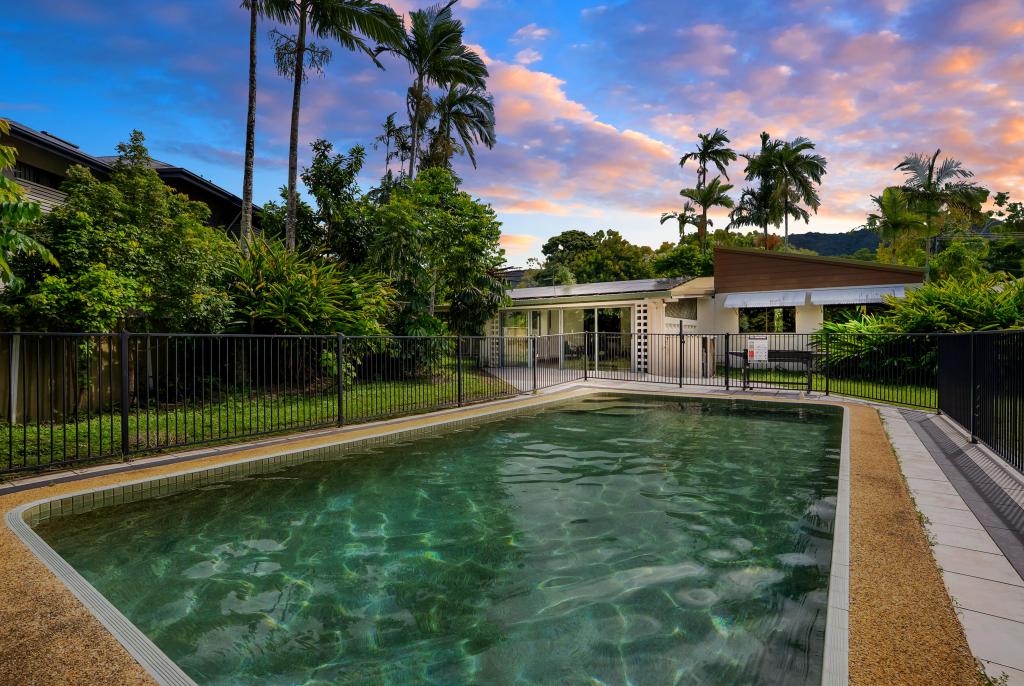 2 Michaelmas Cl, Clifton Beach, QLD 4879