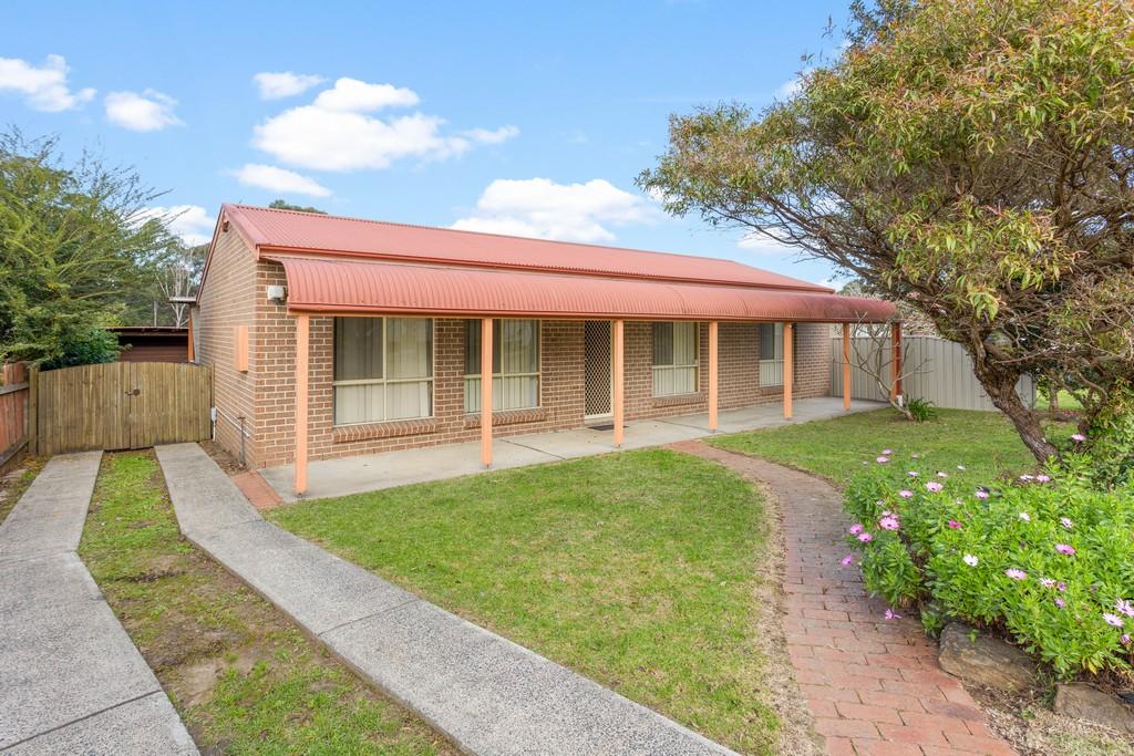 16 Crest Ave, North Nowra, NSW 2541