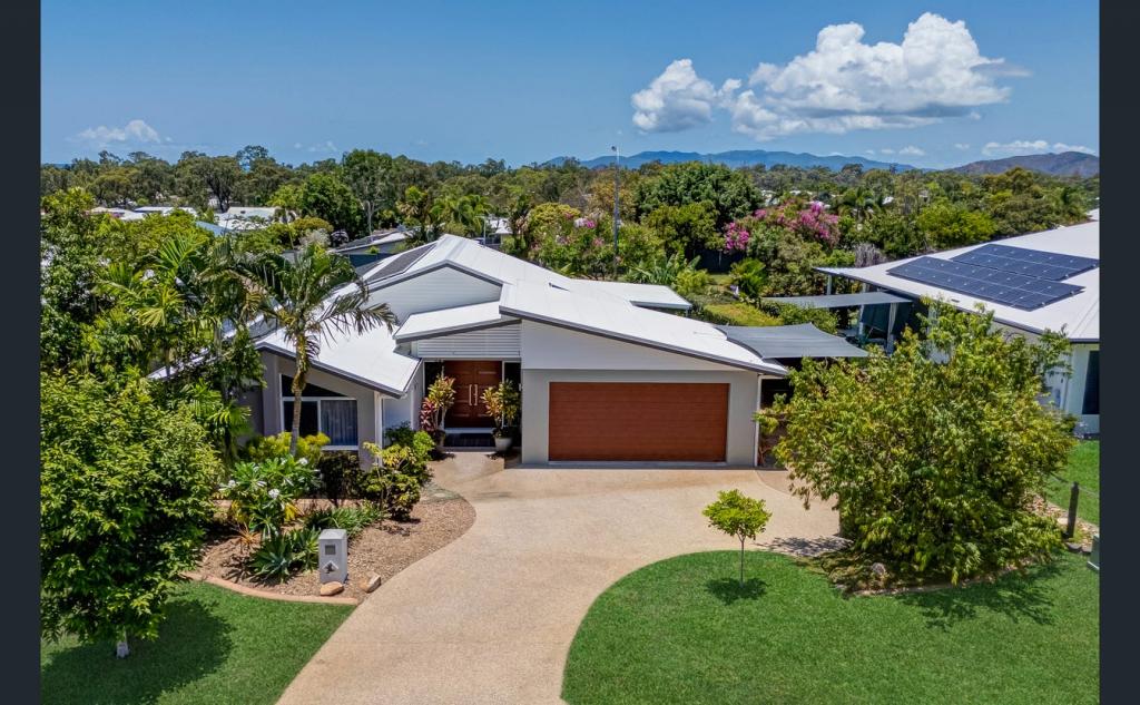 17 Shutehaven Cct, Bushland Beach, QLD 4818