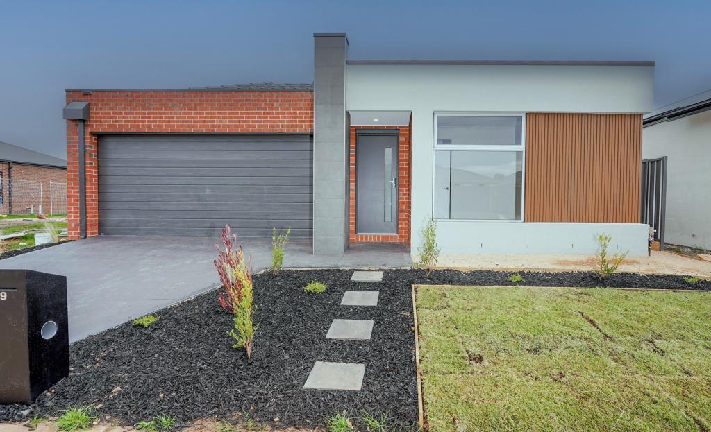 29 Ivory St, Cobblebank, VIC 3338