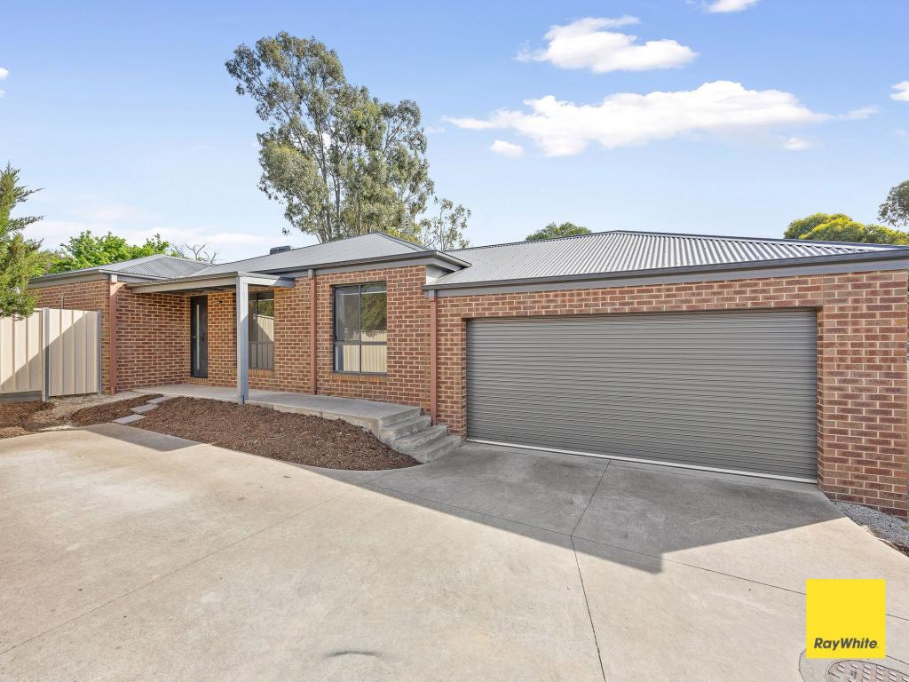 2/1c Lester St, Sailors Gully, VIC 3556