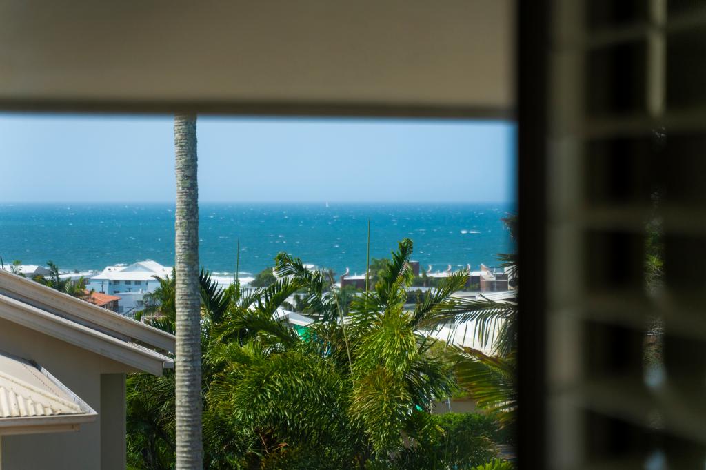 68 Buderim Ave, Alexandra Headland, QLD 4572