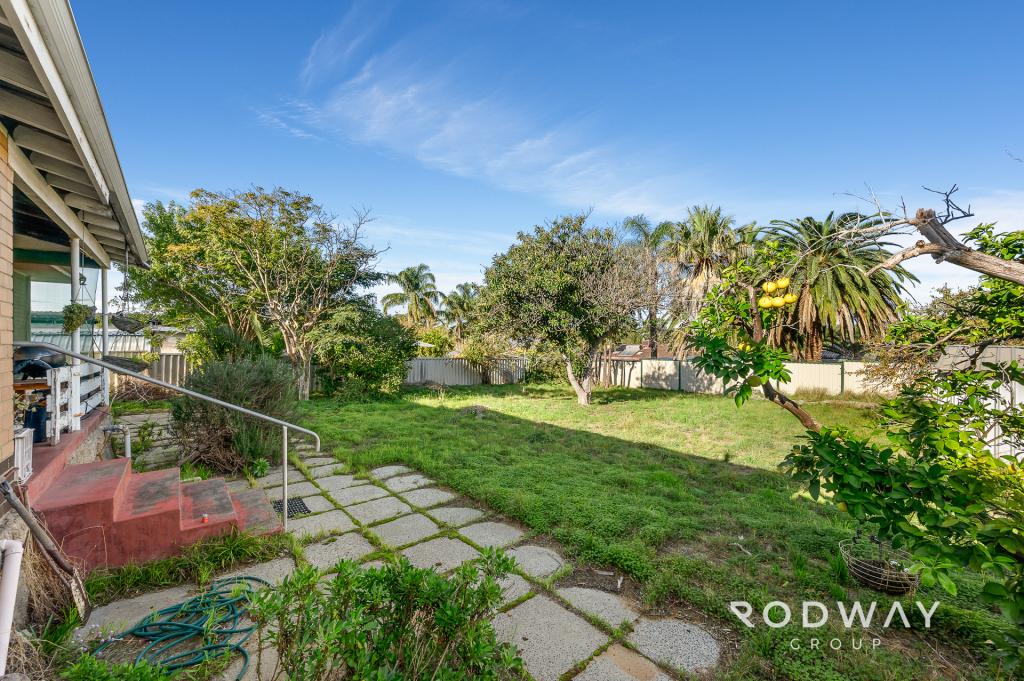 20 Burtenshaw Way, Calista, WA 6167