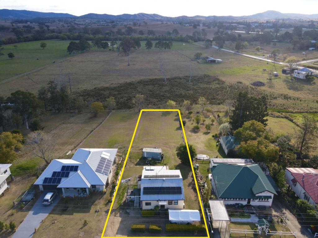 27 Ridge St, Kilcoy, QLD 4515