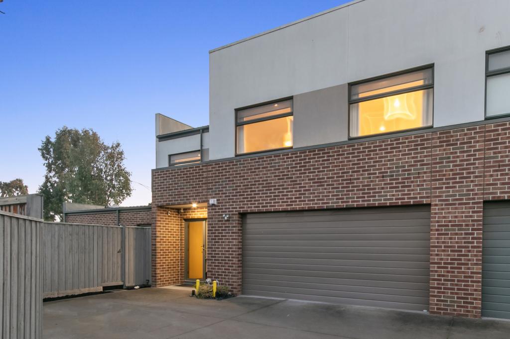 28 Beachwood Dr, Wantirna South, VIC 3152