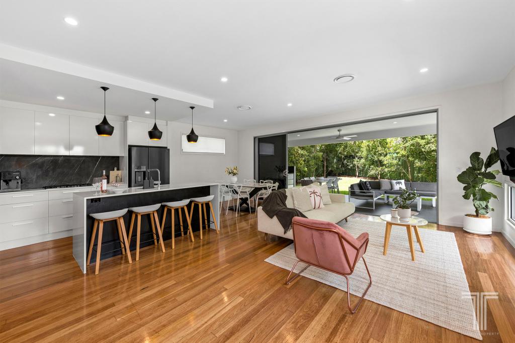 7 Lydford Ct, Carindale, QLD 4152