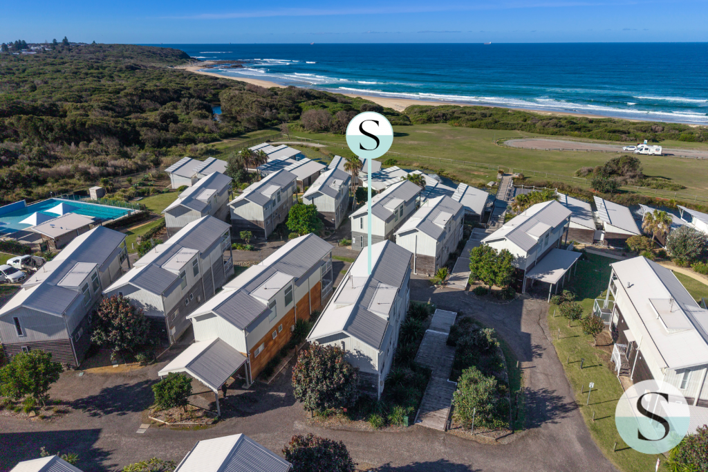 15 Beachside Dr, Caves Beach, NSW 2281