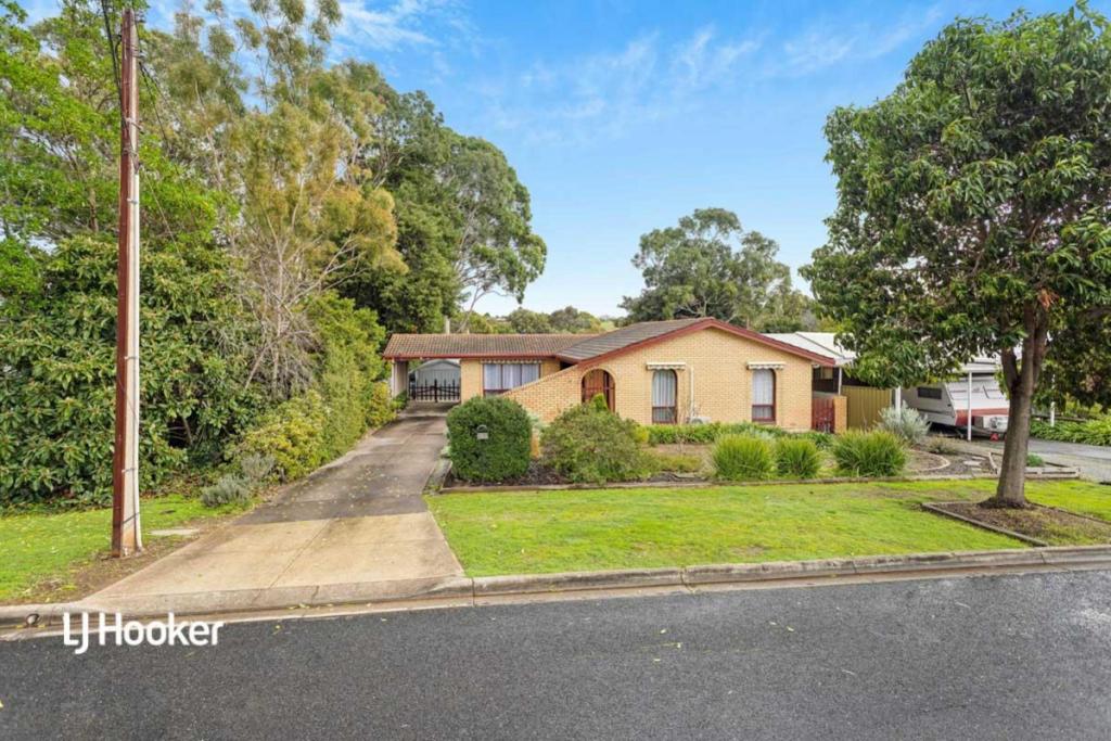 8 Loretta St, Redwood Park, SA 5097