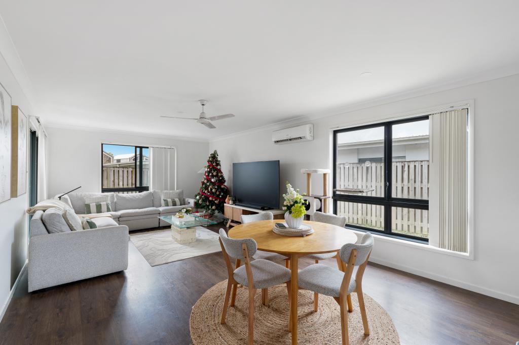 57 Hill Dr, Pimpama, QLD 4209