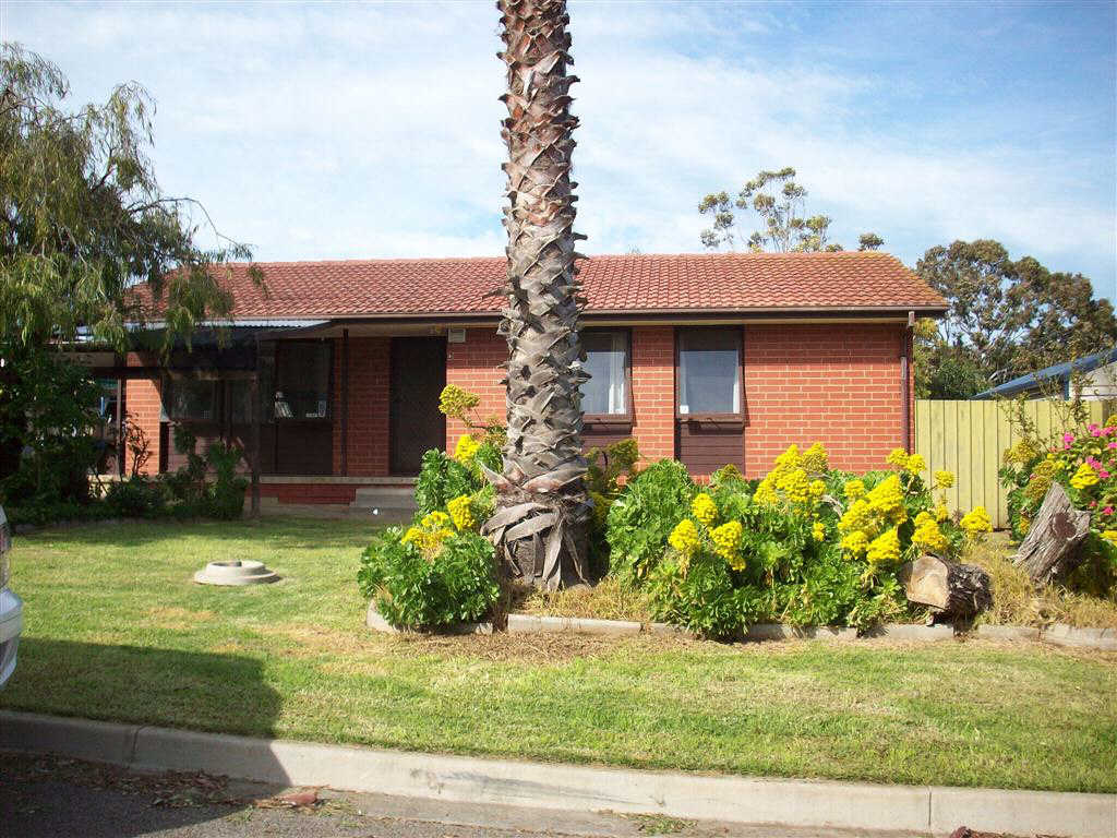 3 Catherine Cres, Morphett Vale, SA 5162