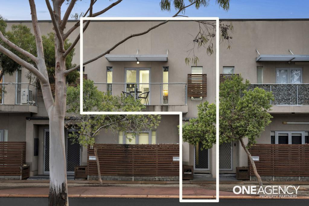 2/11 Tom Roberts Pde, Point Cook, VIC 3030