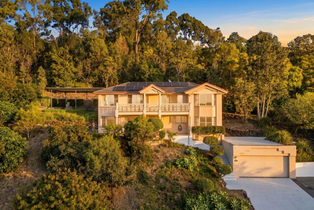 2/11 TARA TCE, CARRARA, QLD 4211
