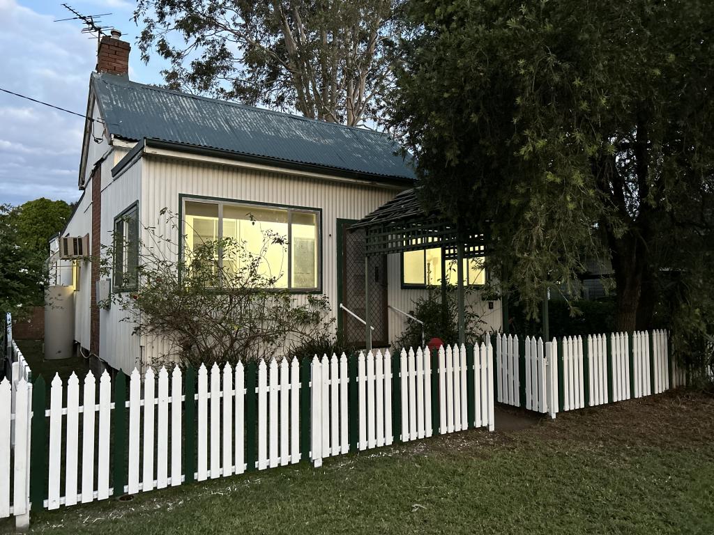 5 SCOTT ST, MUSWELLBROOK, NSW 2333