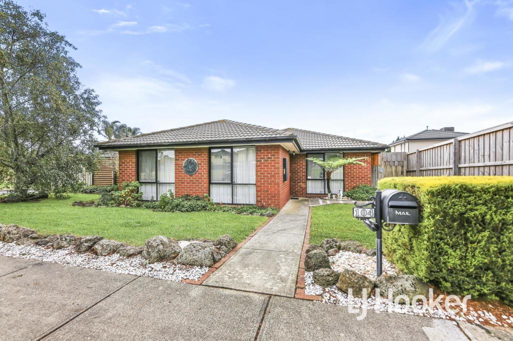 104 Oaktree Dr, Hampton Park, VIC 3976