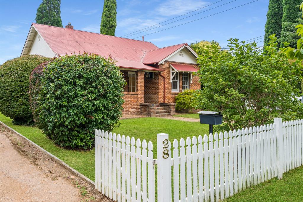 28 Glebe St, Bowral, NSW 2576