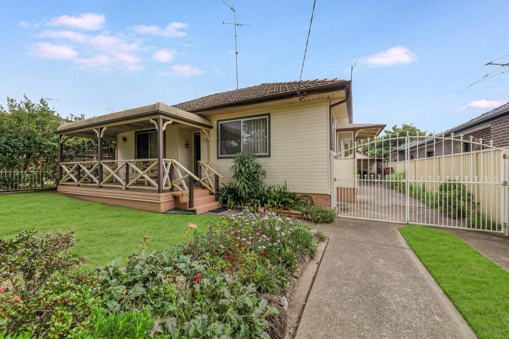 74 Wilbur St, Greenacre, NSW 2190