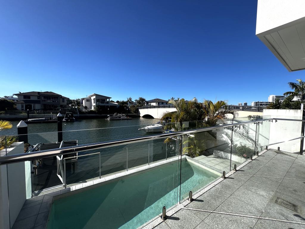 2/17 South Quay Dr, Biggera Waters, QLD 4216