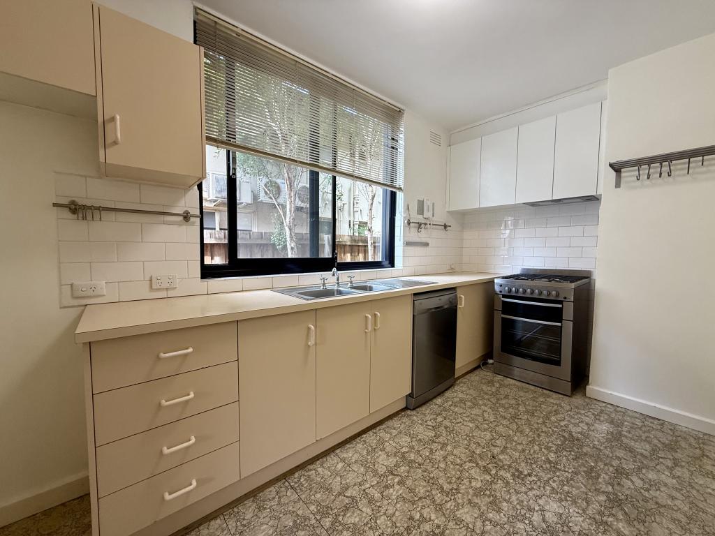 1/92 Glen Huntly Rd, Elwood, VIC 3184