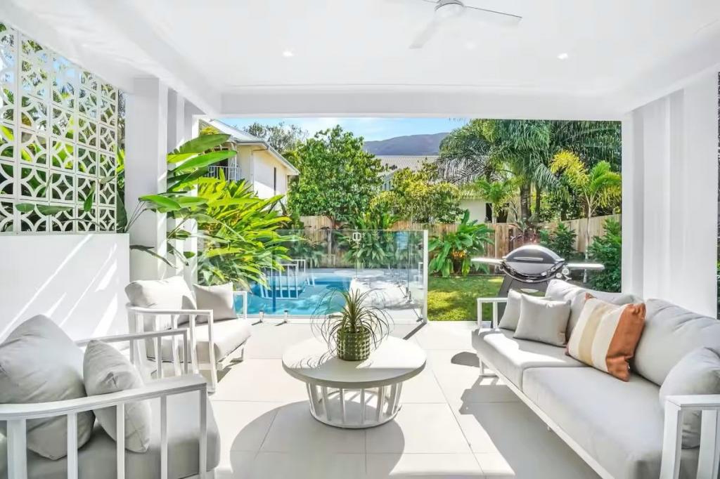 1/17 Amphora St, Palm Cove, QLD 4879