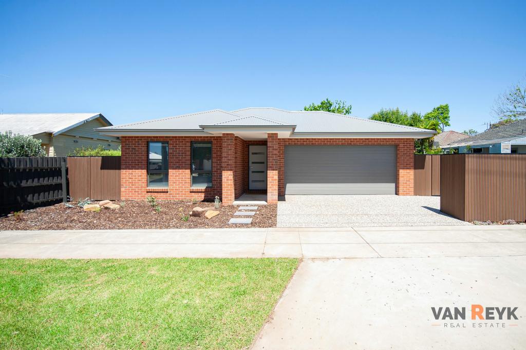 8 GRANT ST, BAIRNSDALE, VIC 3875