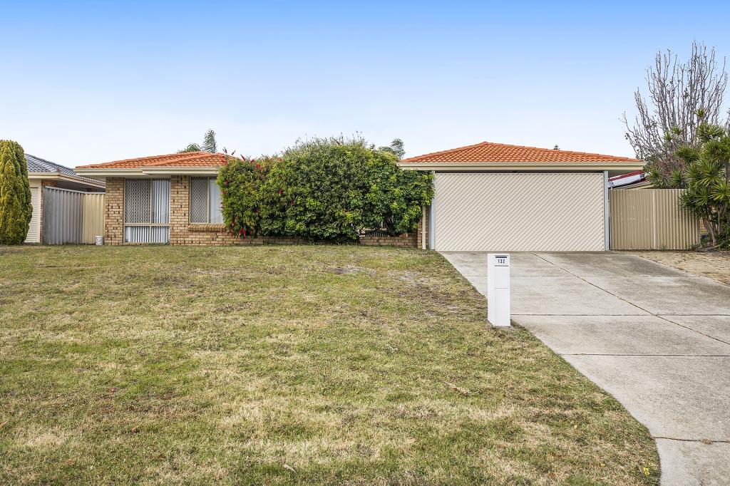 132 Forest Lakes Dr, Thornlie, WA 6108