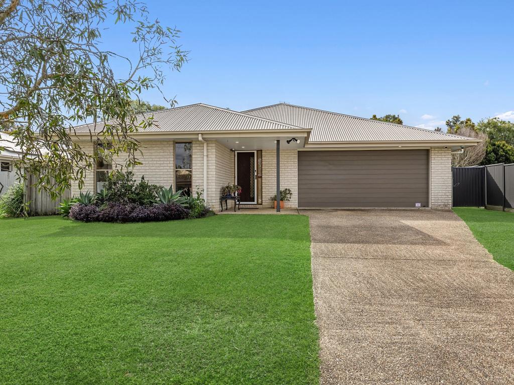 8 Heights Rd, Beerwah, QLD 4519