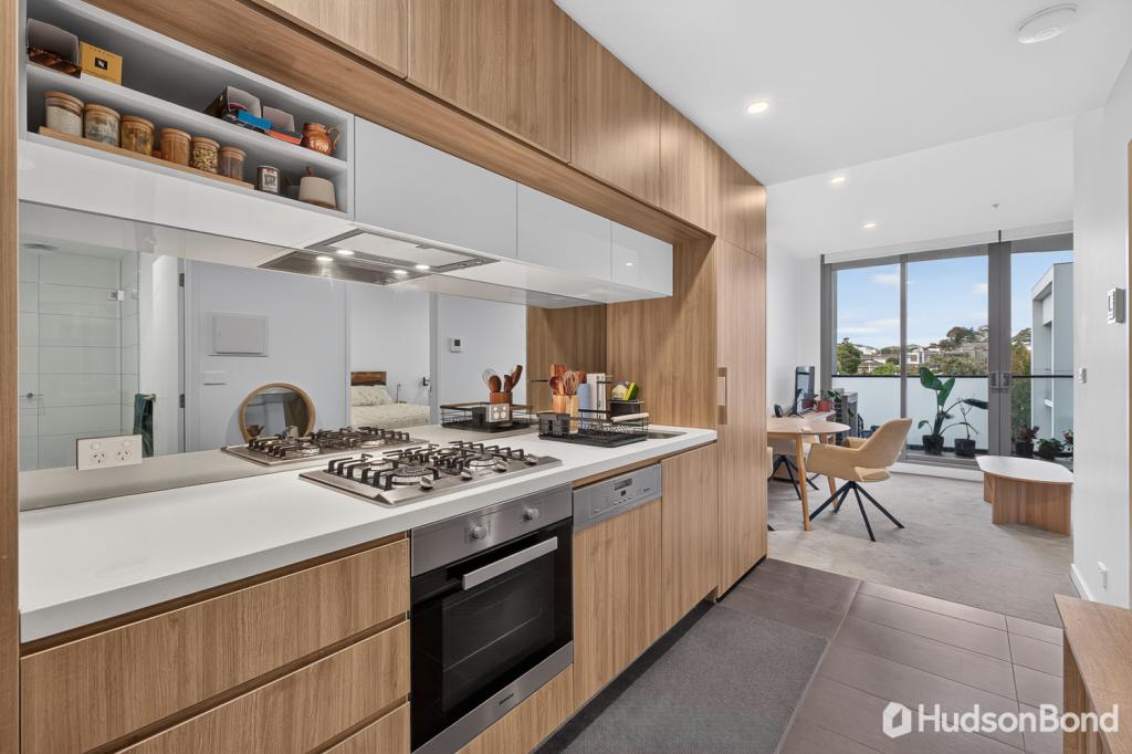 215/1 GROSVENOR ST, DONCASTER, VIC 3108