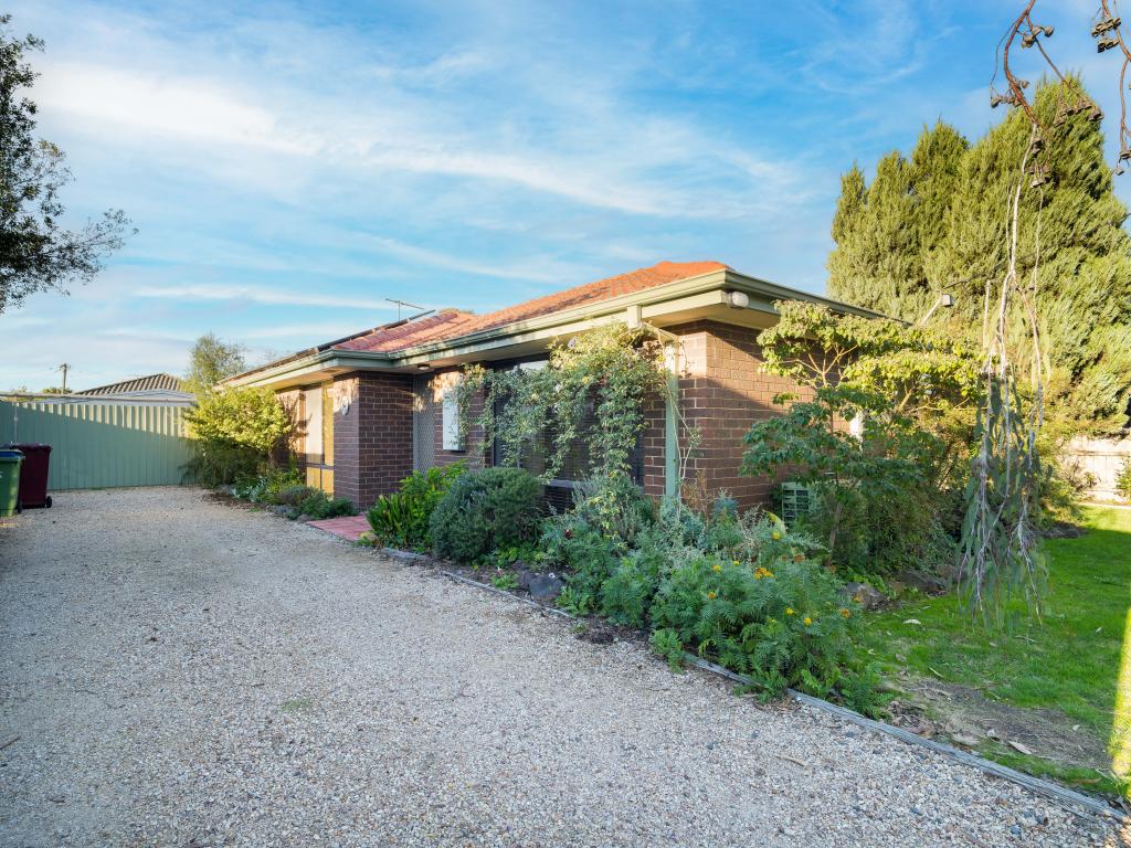 12 SOUTHERN CRES, CRAIGIEBURN, VIC 3064