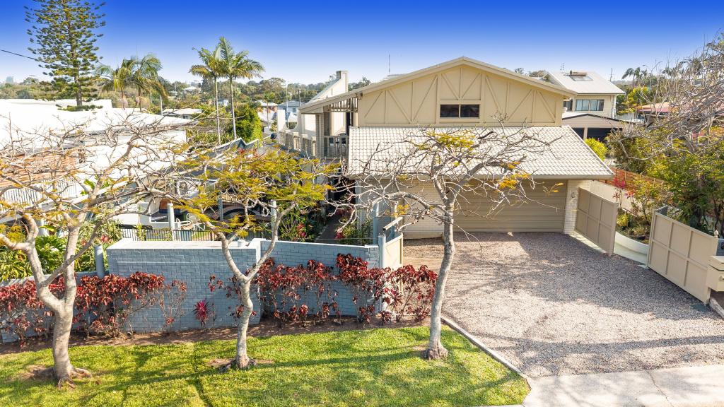 10 Teewah St, Dicky Beach, QLD 4551