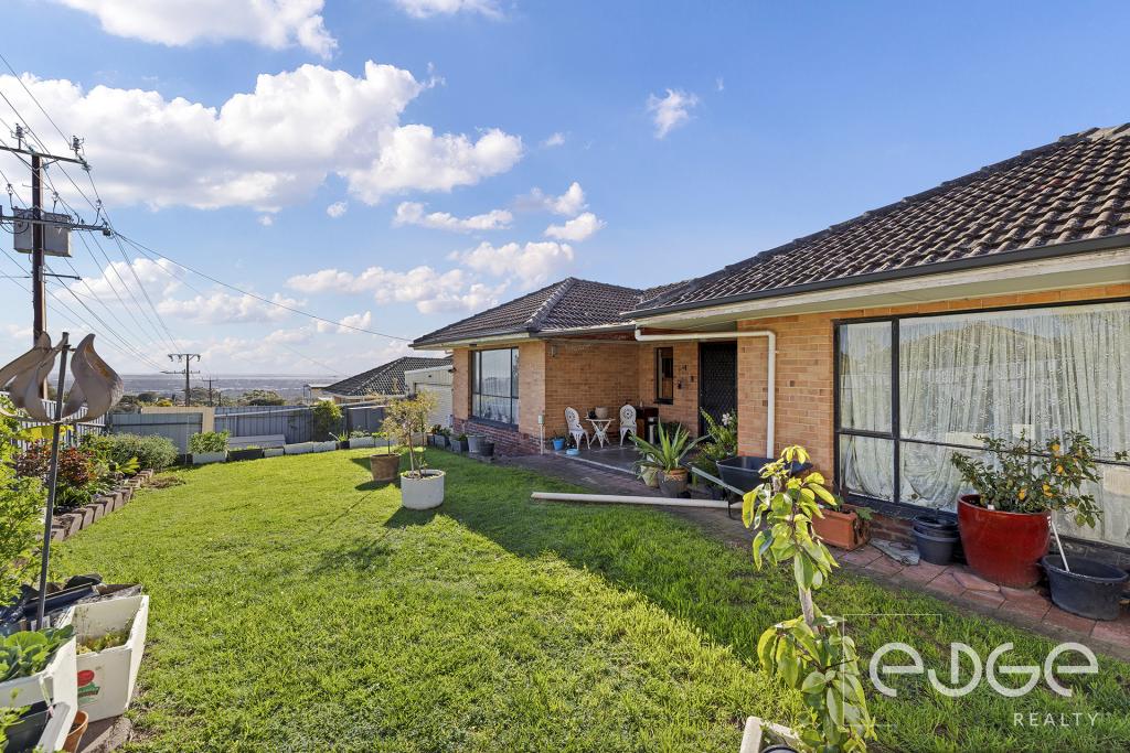 18 Parslow Rd, Para Hills, SA 5096