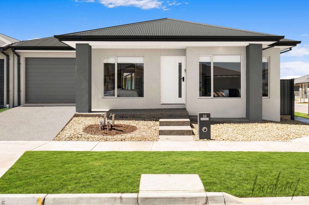 32 Rind Cres, Donnybrook, VIC 3064
