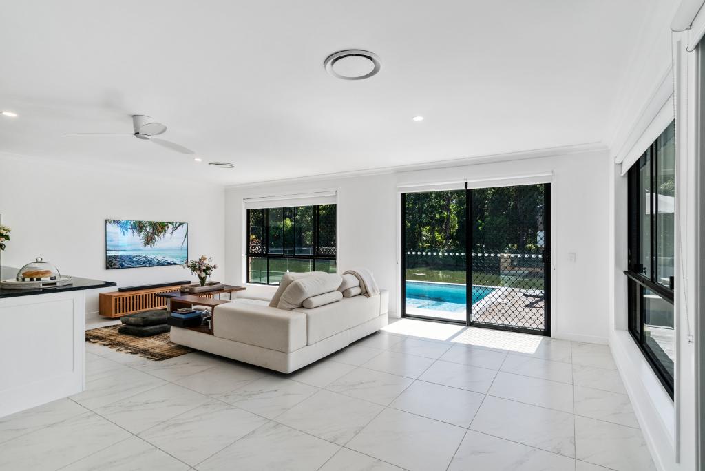 11 Cosmos Ct, Elanora, QLD 4221