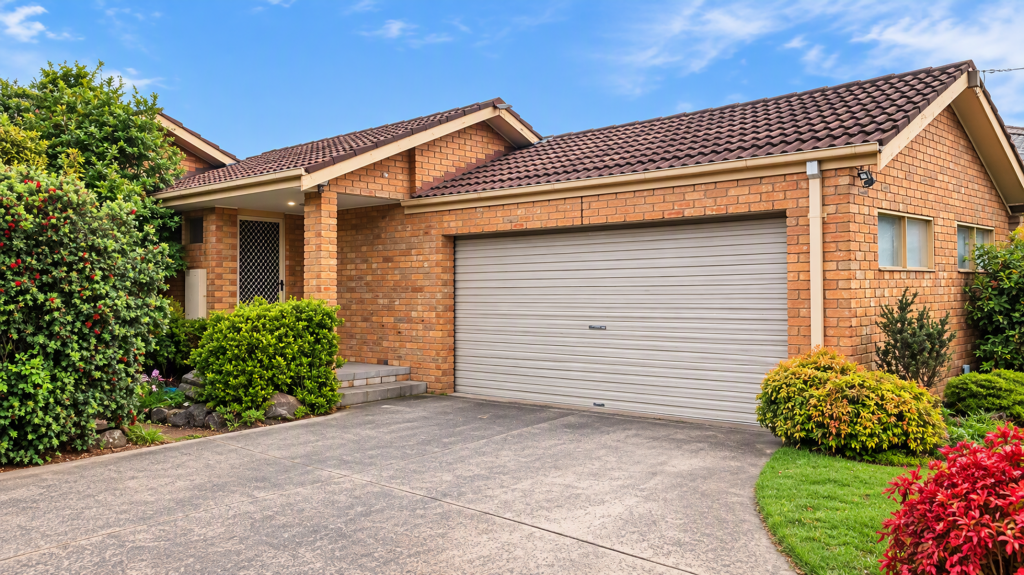 2/15 Pine Rd, Bayswater, VIC 3153