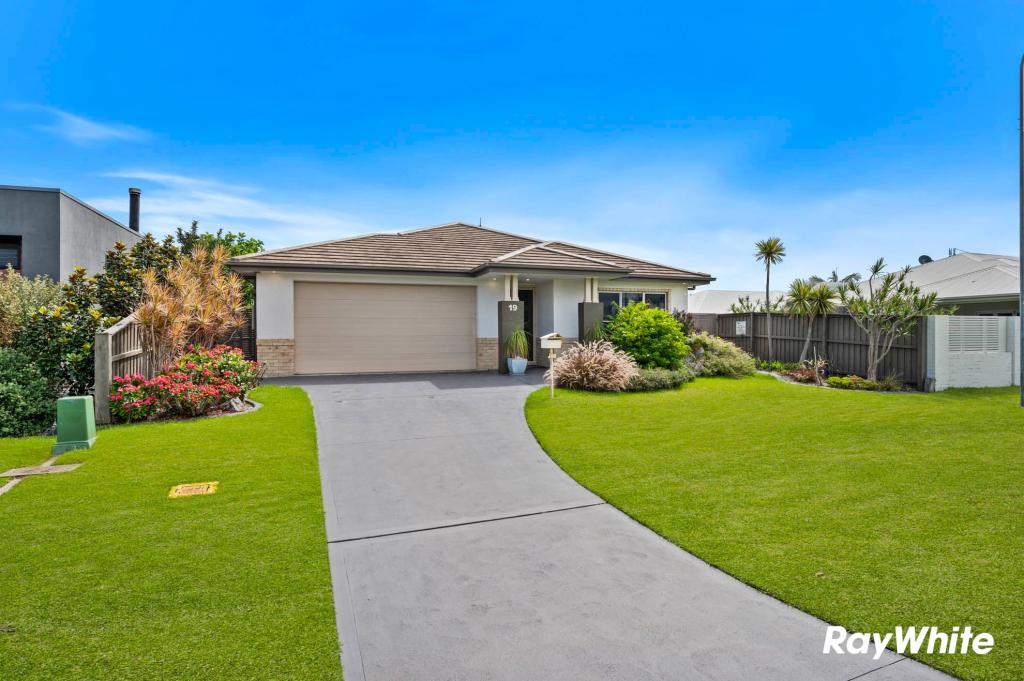 19 Bagarin Ave, Tomakin, NSW 2537