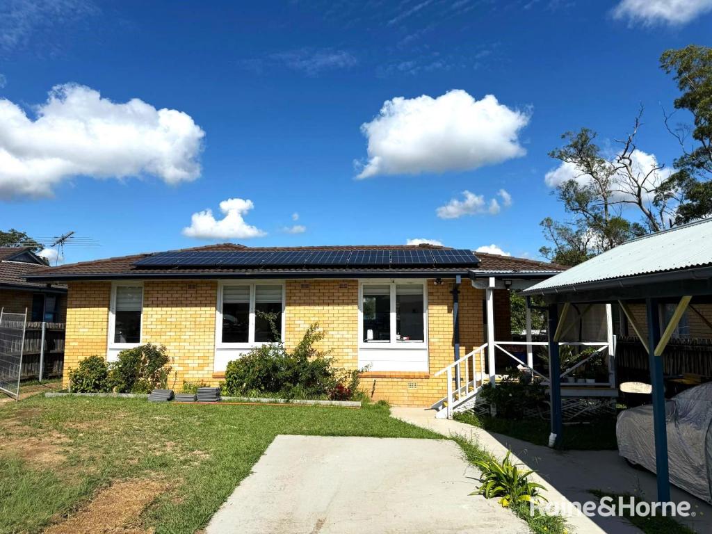 13 Tea Tree Cres, Macquarie Fields, NSW 2564