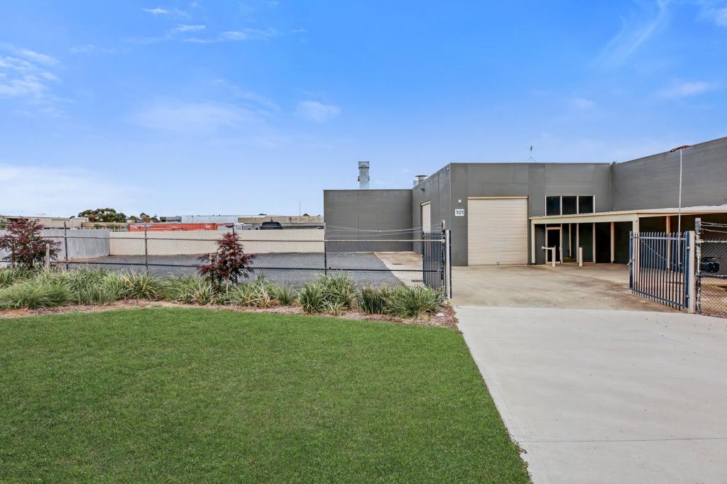 101-103 Lathams Rd, Seaford, VIC 3198