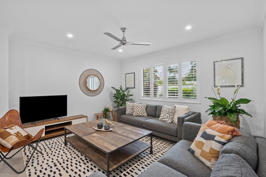 58 Savoy Dr, Broadbeach Waters, QLD 4218