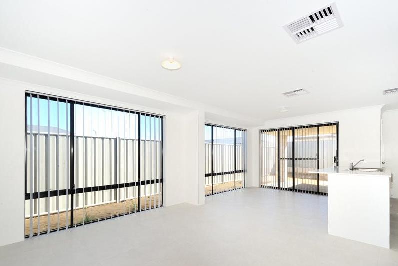 52 Portobello Pde, Wellard, WA 6170