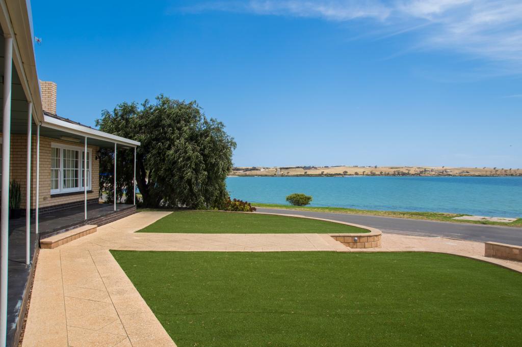 17 Eyre Ave, Streaky Bay, SA 5680