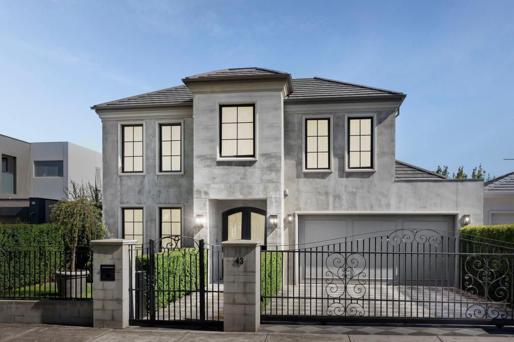 43 HALDANE RD, NIDDRIE, VIC 3042