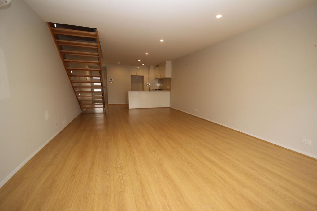 10/82 John Gorton Dr, Coombs, ACT 2611