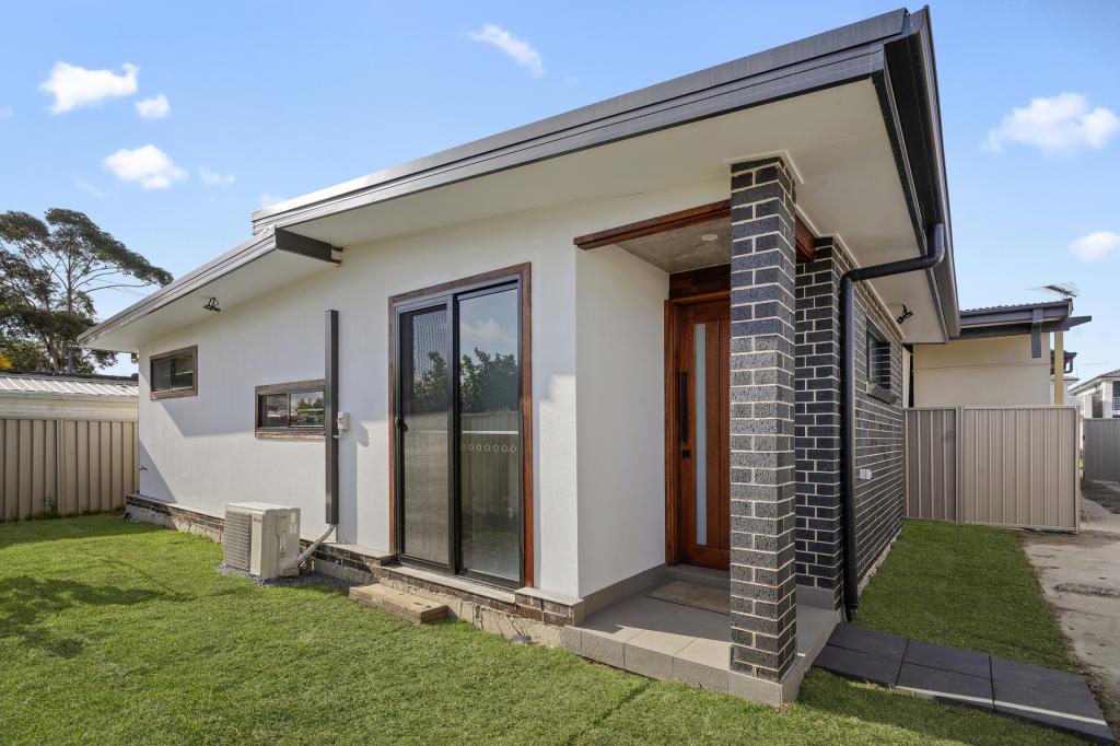 29a Salamaua Cres, Holsworthy, NSW 2173