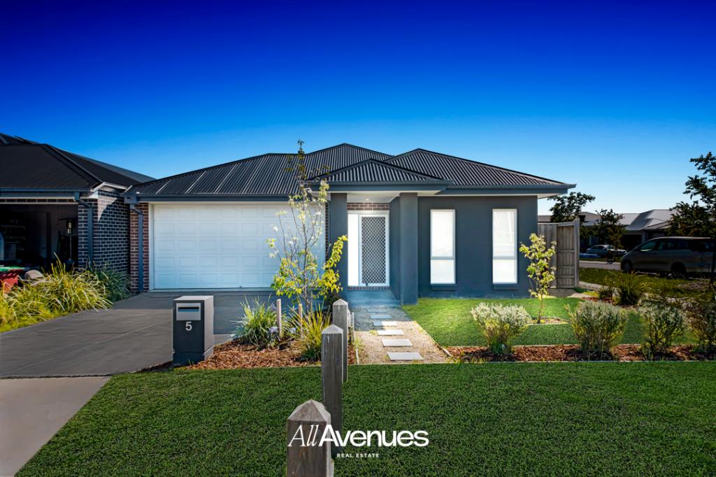 5 Girona Dr, Clyde North, VIC 3978