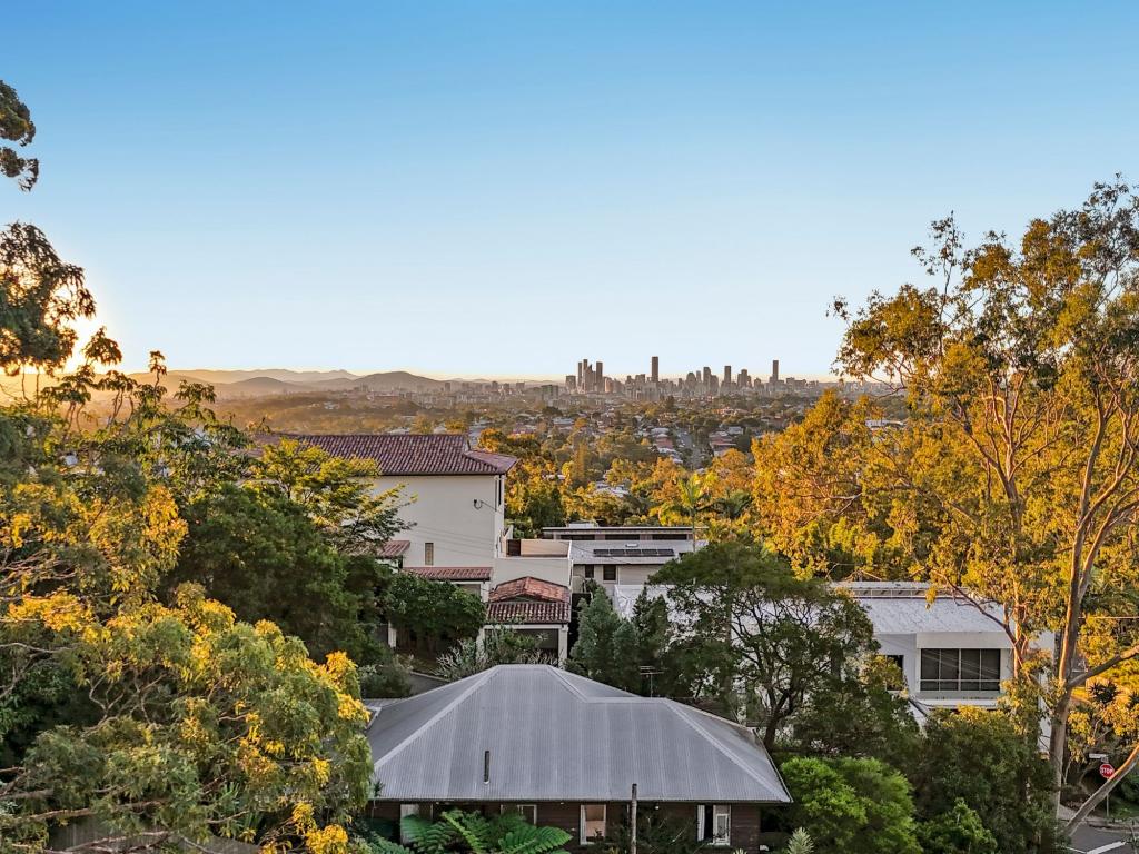 11 Marvin St, Holland Park West, QLD 4121